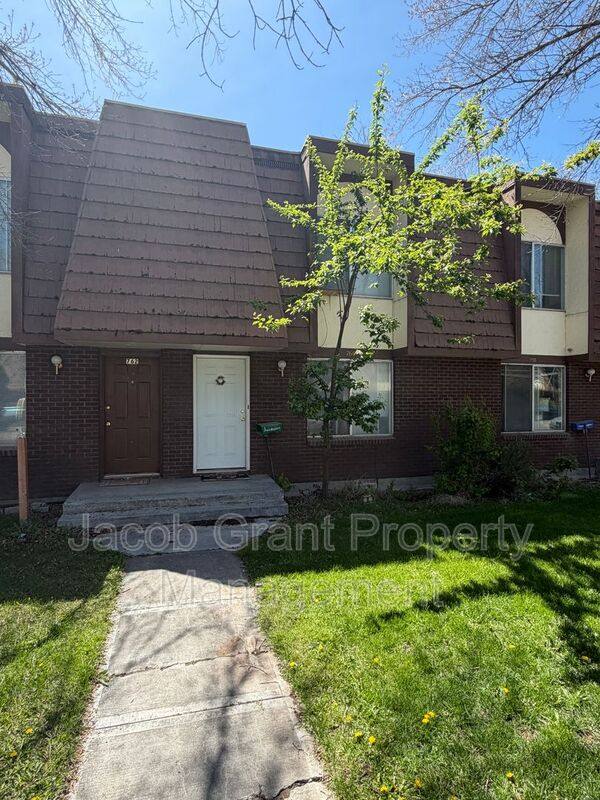 Townhouse for rent at 760 Whittier St, Idaho Falls, ID 83401