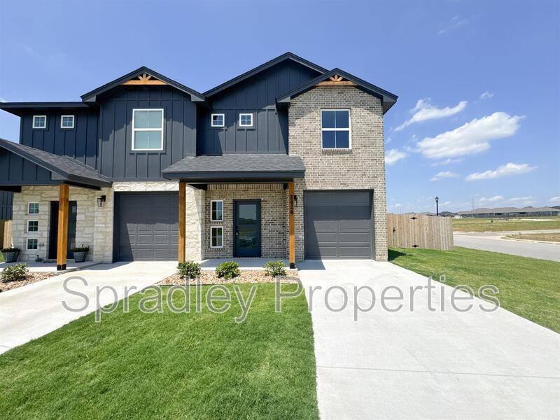 Townhouse for rent at 1424 Rita Blanca Court, Temple, TX 76502