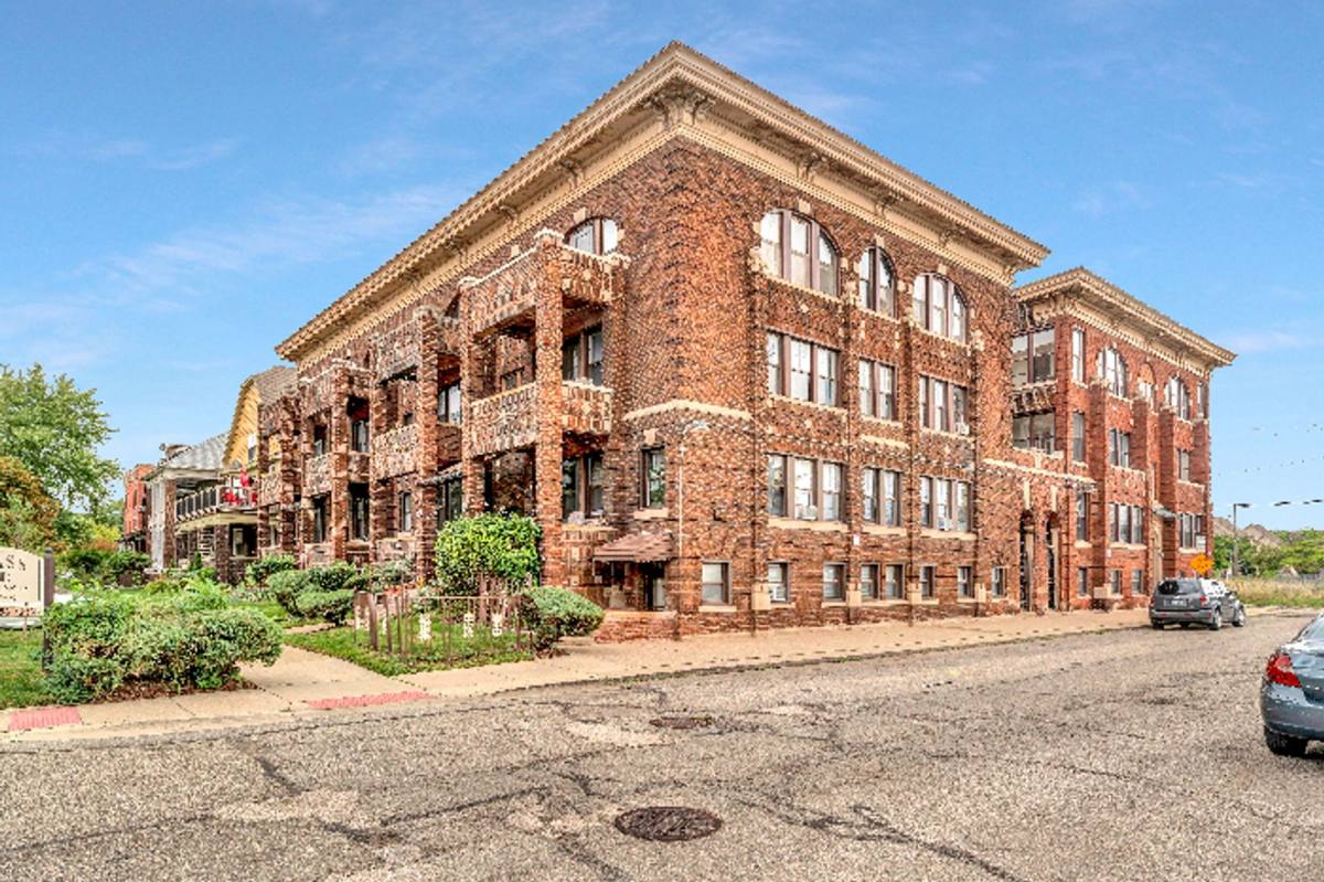 Apartment for rent at 506 Kirby, Detroit, MI 48202