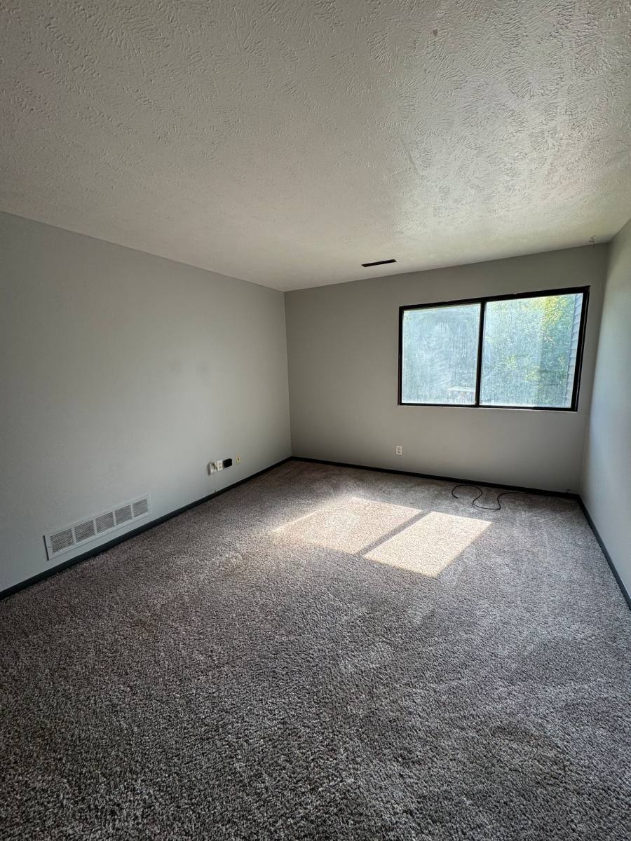 Apartment for rent at 7104 Hillandale Rd, Davenport, IA 52806
