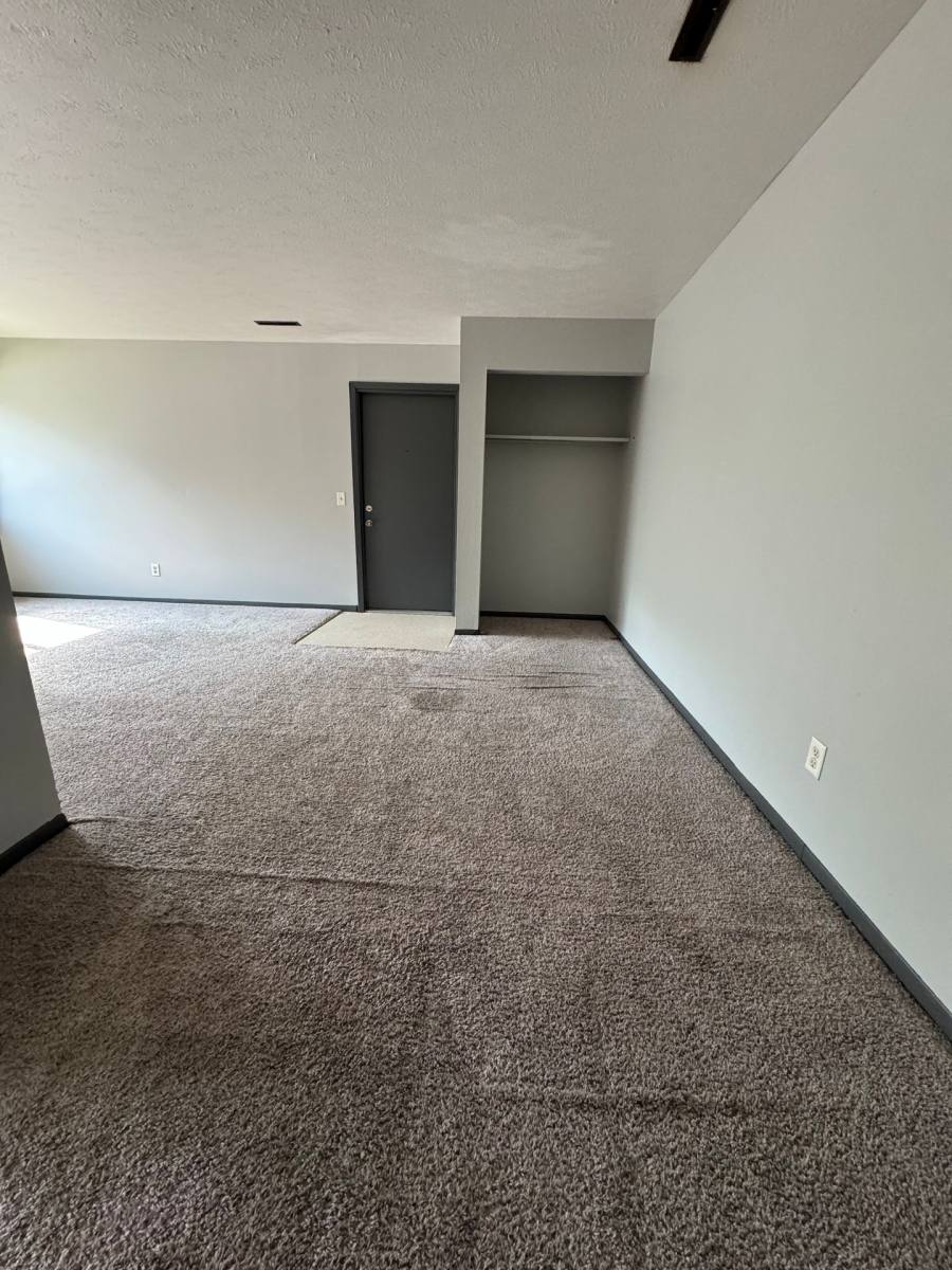 Apartment for rent at 7104 Hillandale Rd, Davenport, IA 52806