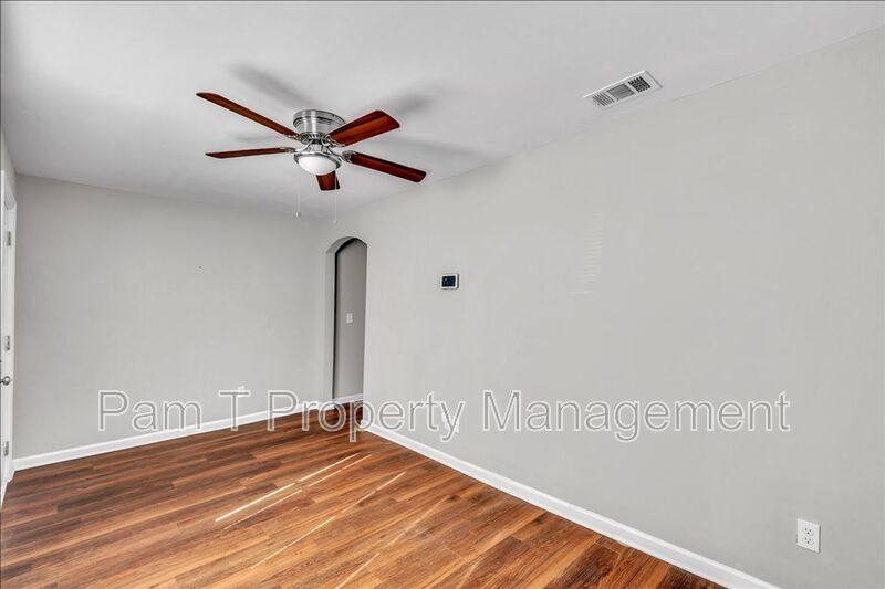 Apartment for rent at 1024 W 39th St, Savannah, GA 31415