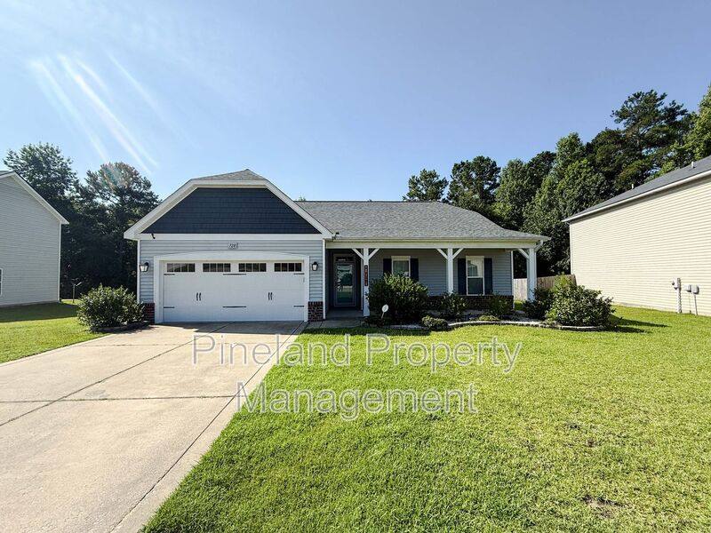 House for rent at 728 Roanake Dr, Raeford, NC 28376
