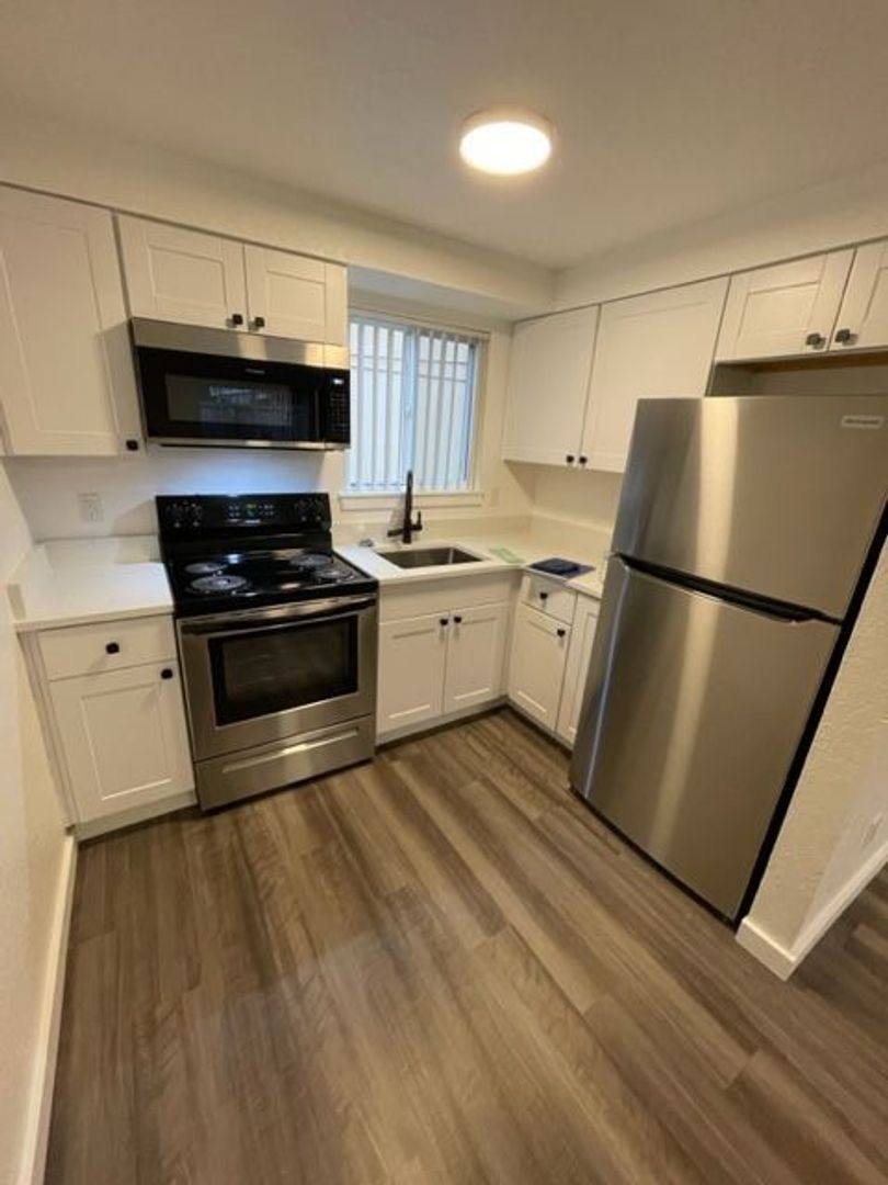 Apartment for rent at 4230-4242 State St, Salem, OR 97301