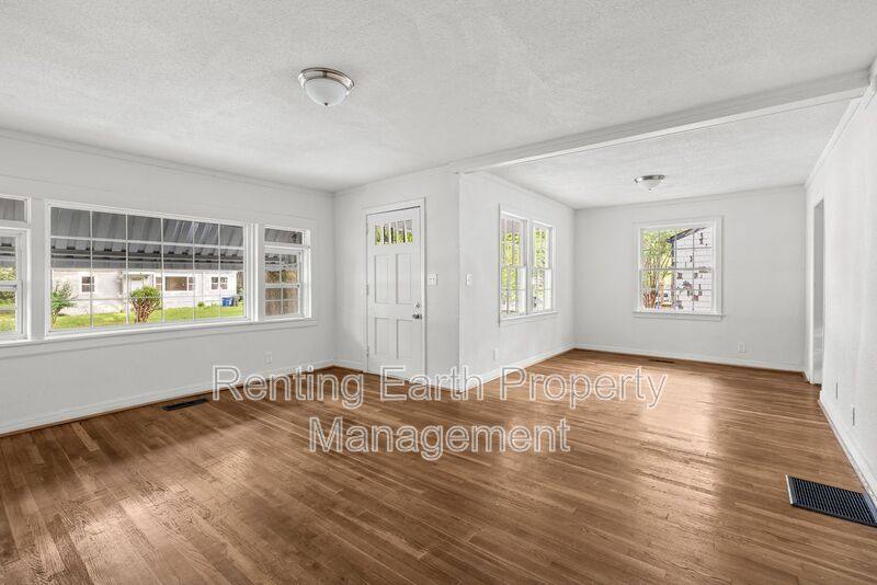 House for rent at 832 Meadowbrook Dr, Birmingham, AL 35215