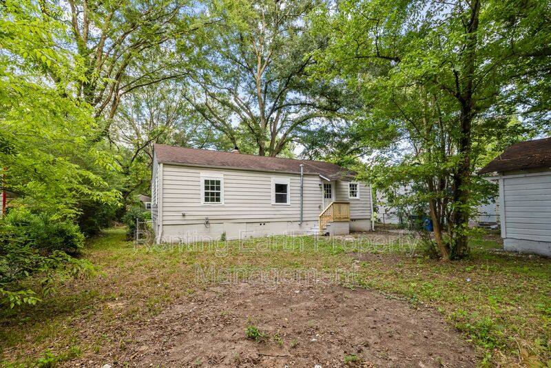 House for rent at 832 Meadowbrook Dr, Birmingham, AL 35215
