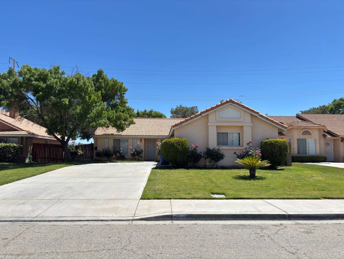 House for rent at 1734 E Lightcap St, Lancaster, CA 93535