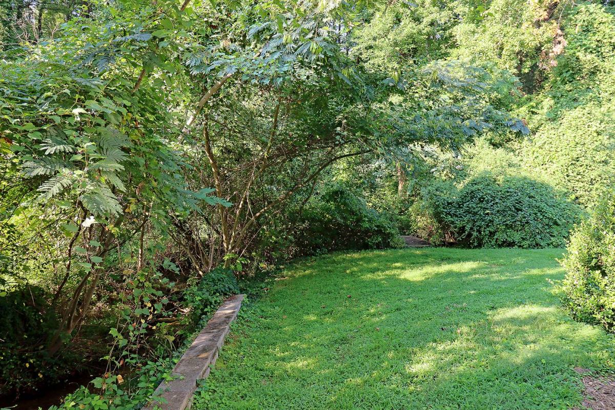 Apartment for rent at 616 Rock Creek Rd, Charlottesville, VA 22903