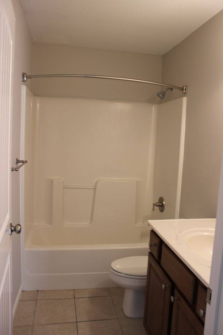 Apartment for rent at 1312, 1314 White Oak Lane, Columbia, MO 65203