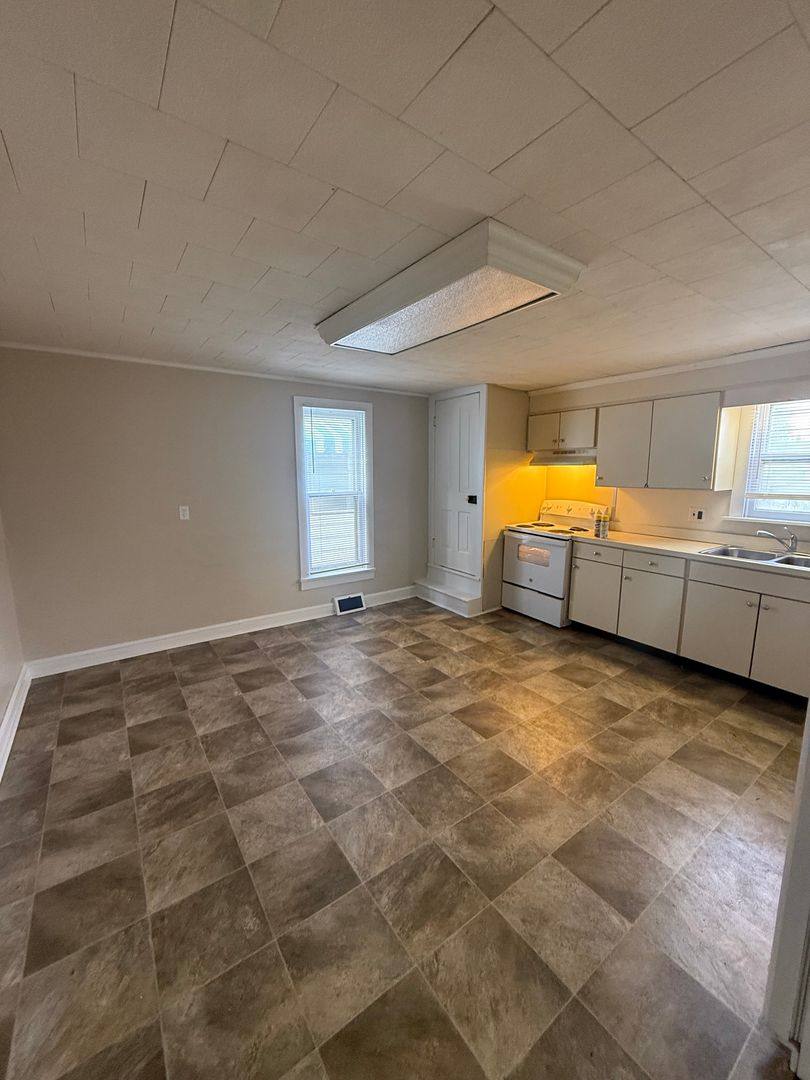 Apartment for rent at 523 Center St, Chambersburg, PA 17201