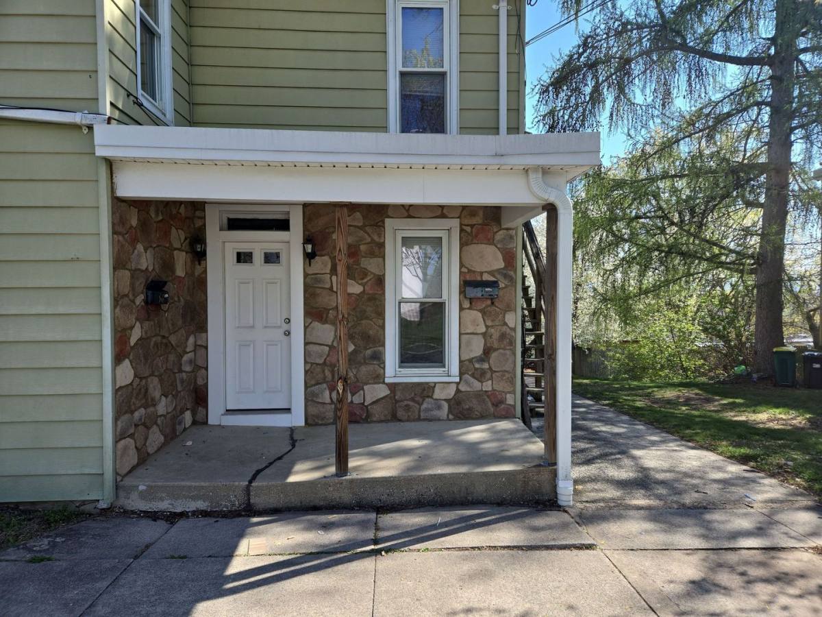 Apartment for rent at 523 Center St, Chambersburg, PA 17201