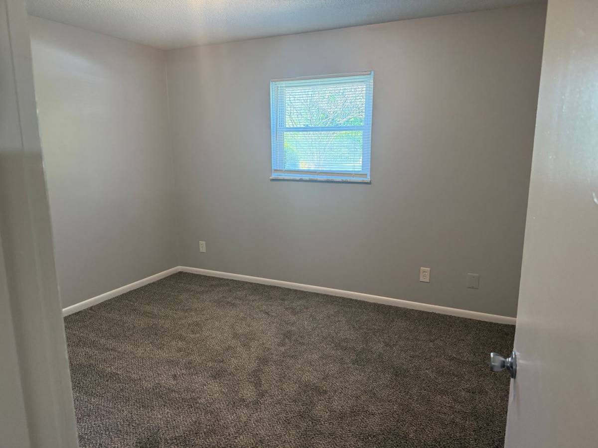 Apartment for rent at 290 W National Rd, Newark, OH 43055