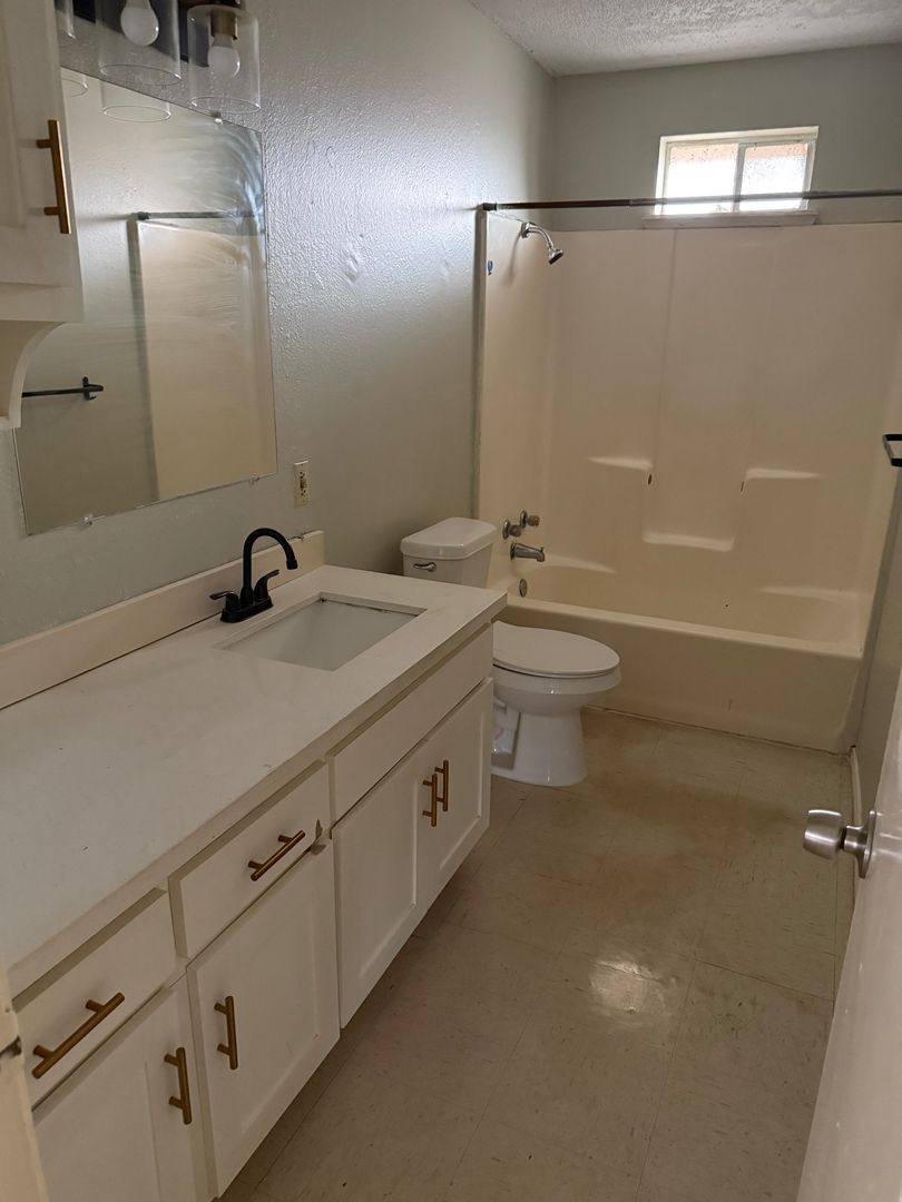Apartment for rent at 207 S Sugar Rd, Pharr, TX 78577