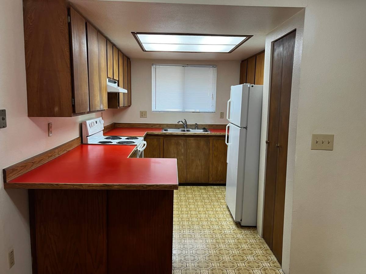 Apartment for rent at 1110 Shorewood Dr, Bremerton, WA 98312