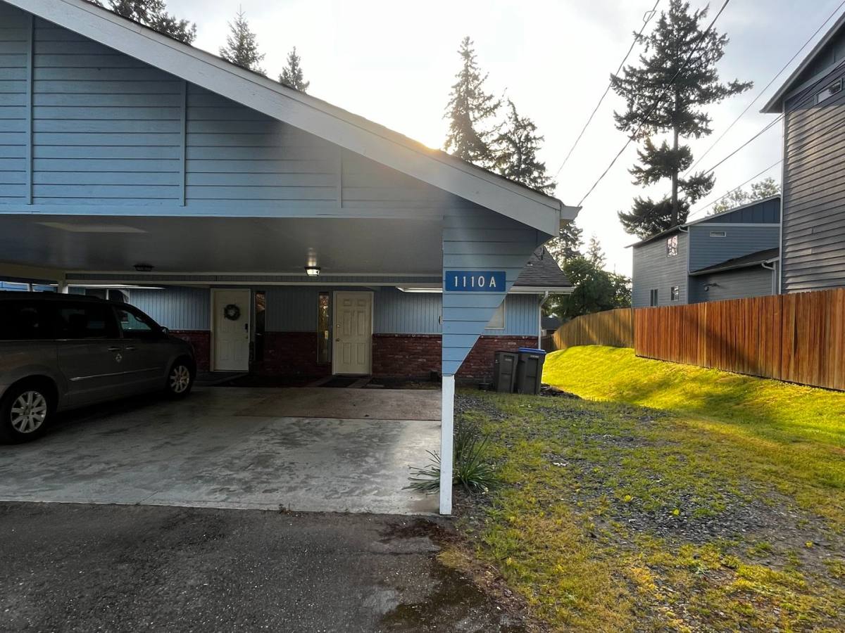 Apartment for rent at 1110 Shorewood Dr, Bremerton, WA 98312