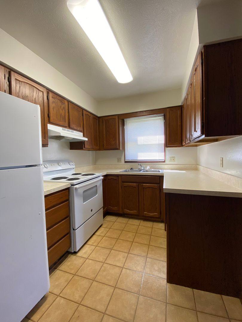 Apartment for rent at 122 S Silverwood Lane, Goshen, IN 46526