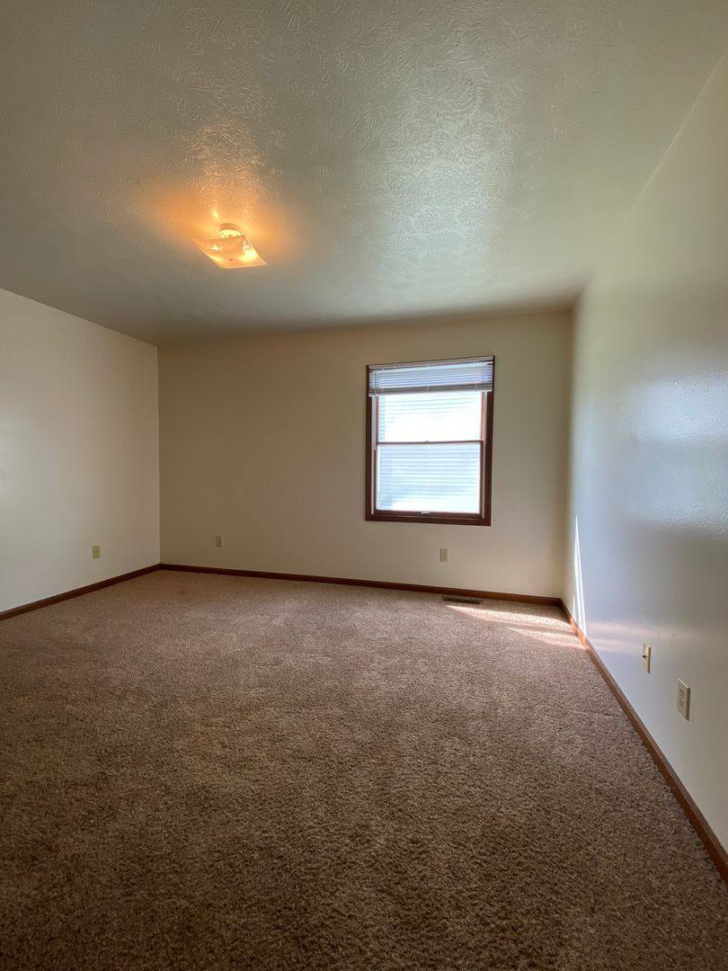 Apartment for rent at 122 S Silverwood Lane, Goshen, IN 46526