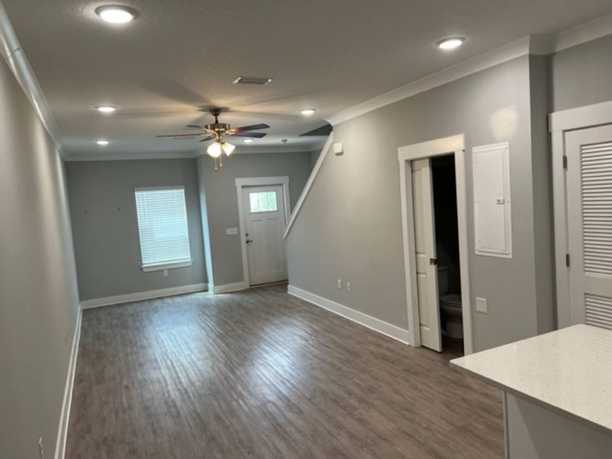 Townhouse for rent at 318 N Sand Palm Rd, Freeport, FL 32439
