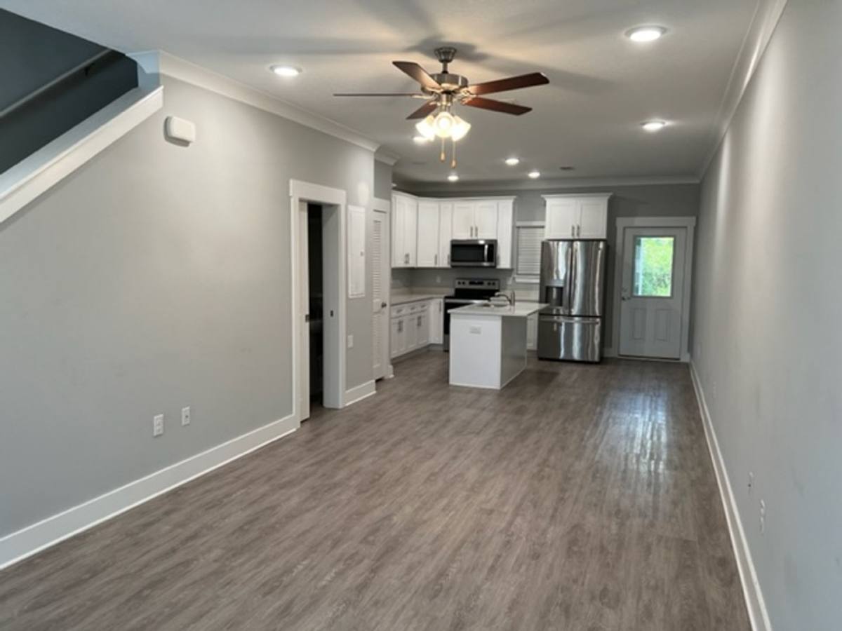 Townhouse for rent at 318 N Sand Palm Rd, Freeport, FL 32439