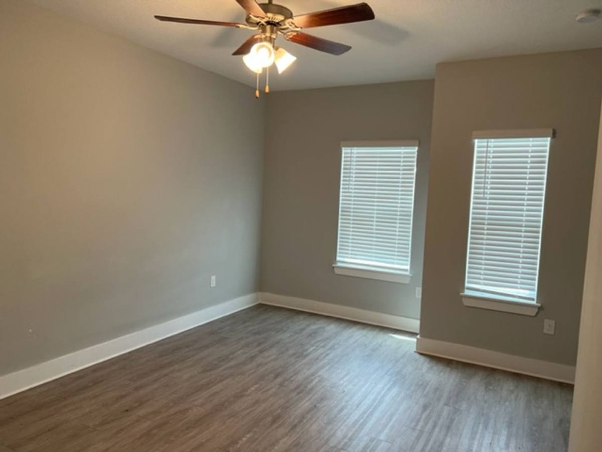 Townhouse for rent at 318 N Sand Palm Rd, Freeport, FL 32439