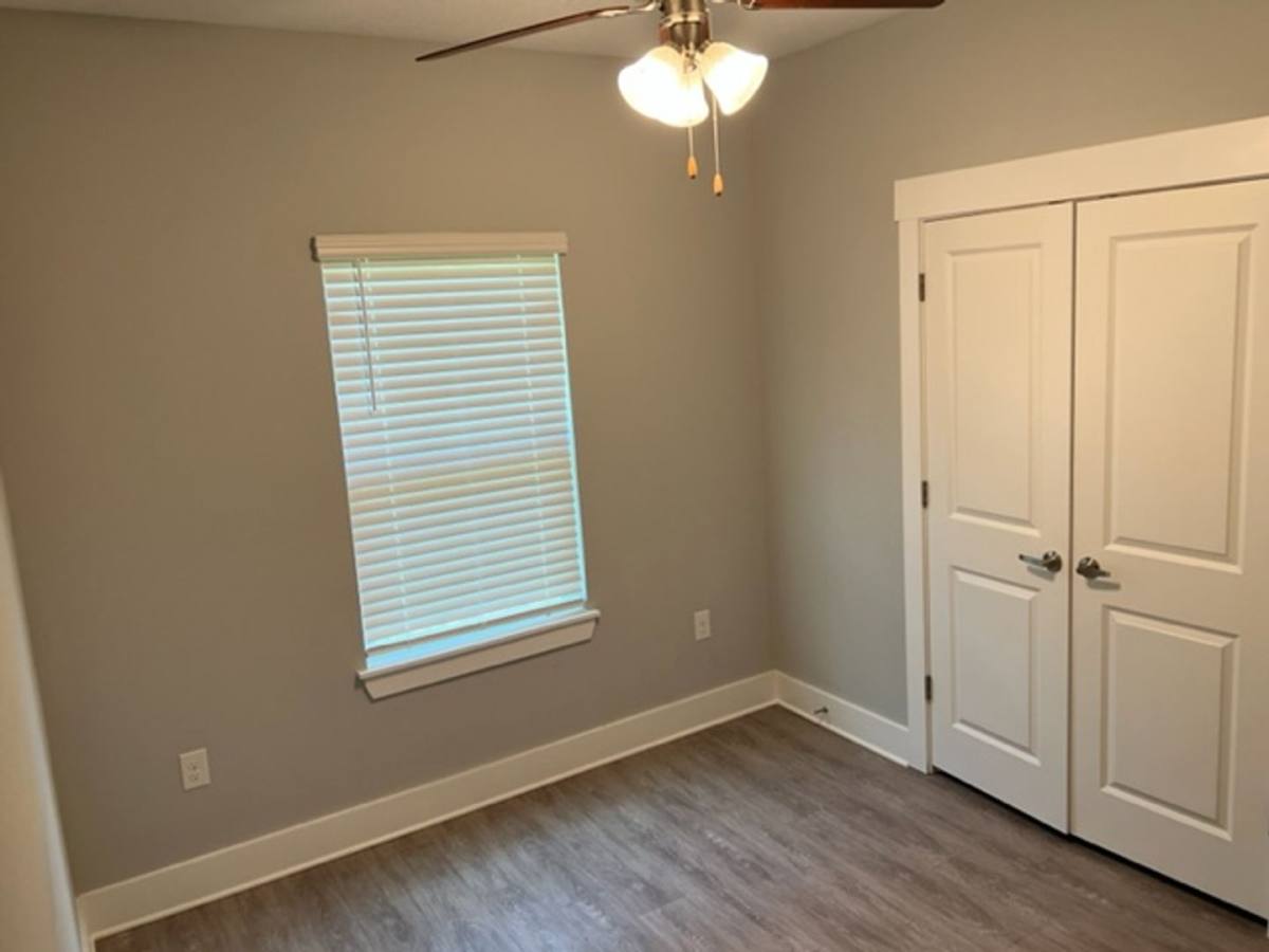 Townhouse for rent at 318 N Sand Palm Rd, Freeport, FL 32439