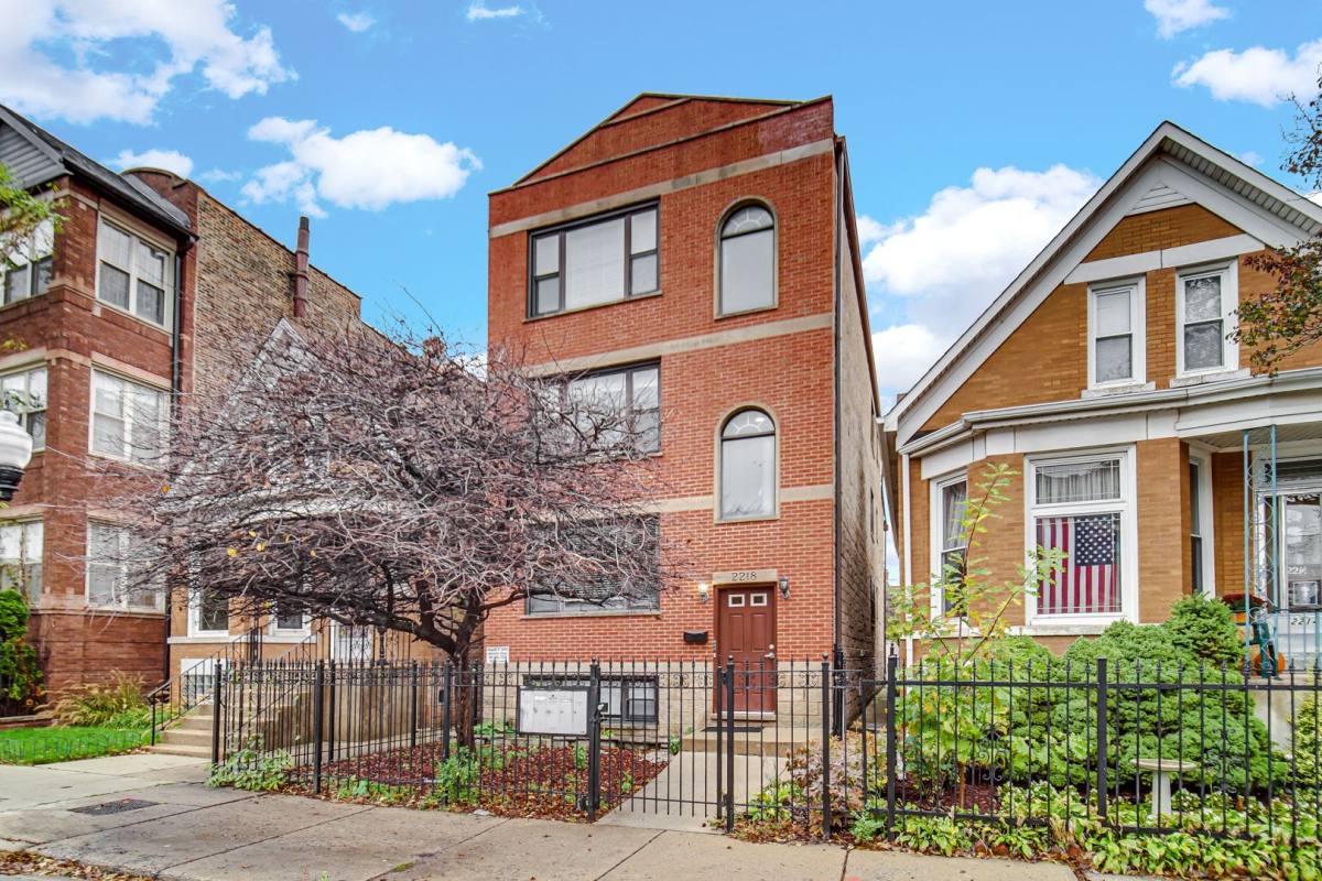 Apartment for rent at 2218 W Augusta Blvd, Chicago, IL 60622