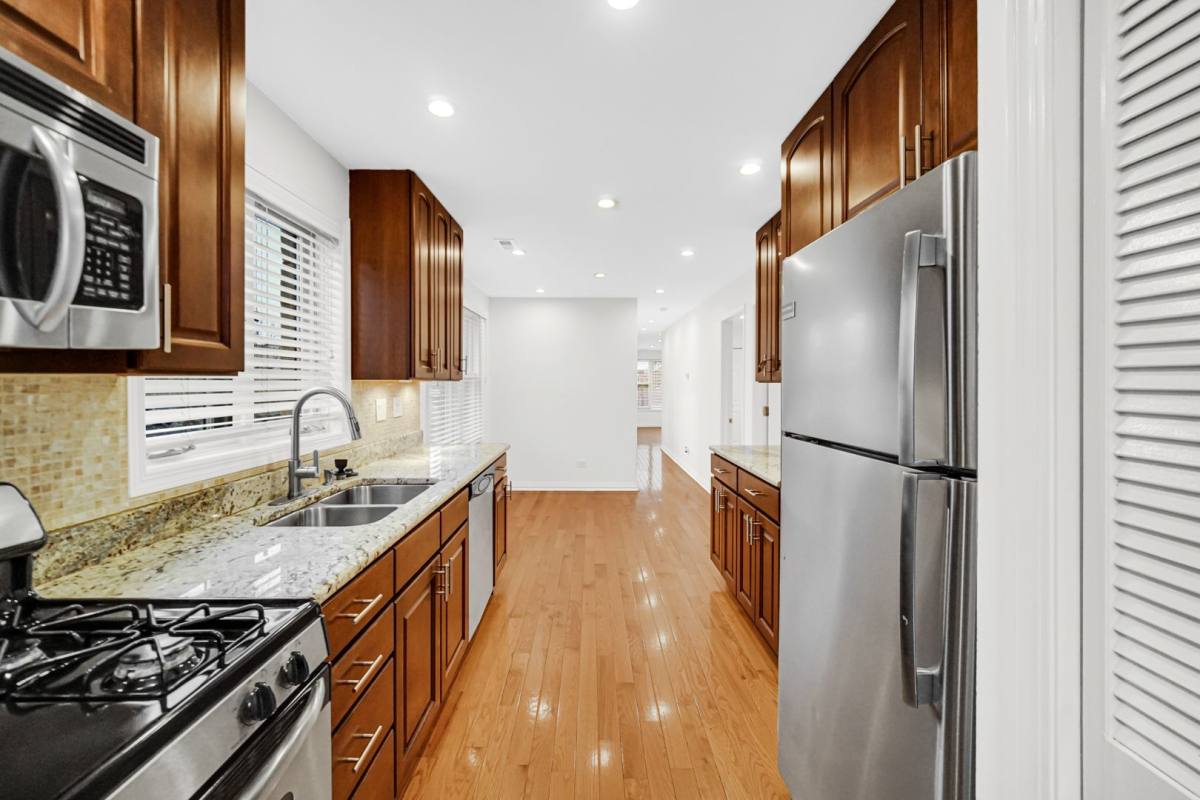 Apartment for rent at 2218 W Augusta Blvd, Chicago, IL 60622