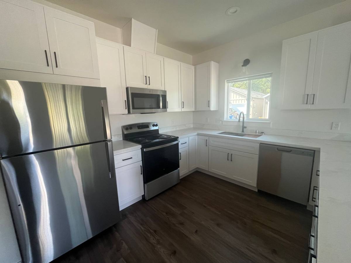 House for rent at 1264 Old Alturas Rd, Redding, CA 96003