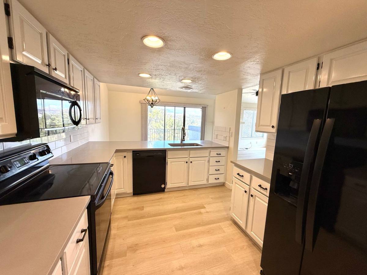 Townhouse for rent at 300 W 2025 S, Saint George, UT 84770