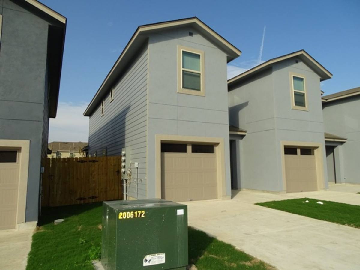 Townhouse for rent at 6407 Luglio Lane, San Antonio, TX 78233