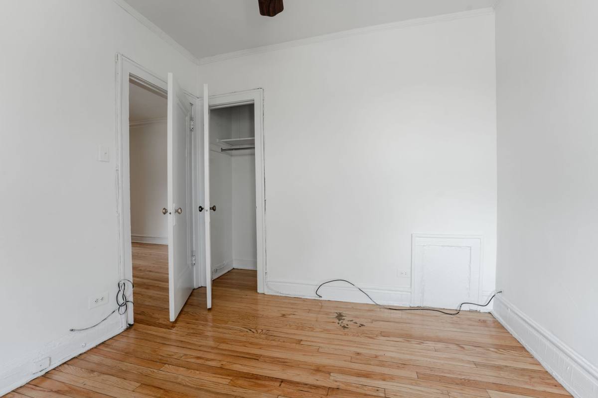 Apartment for rent at 1416-1422 W Hutchinson St, Chicago, IL 60613
