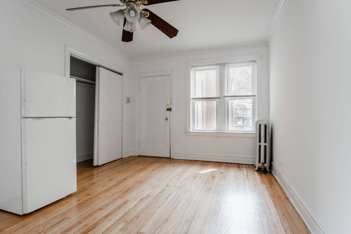Apartment for rent at 1416-1422 W Hutchinson St, Chicago, IL 60613