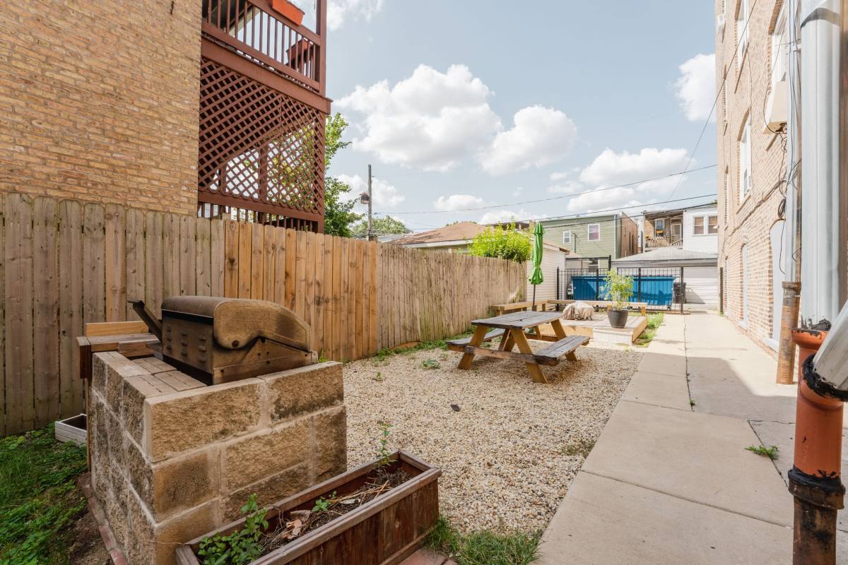 Apartment for rent at 4730 - 4744 N Whipple St, Chicago, IL 60625