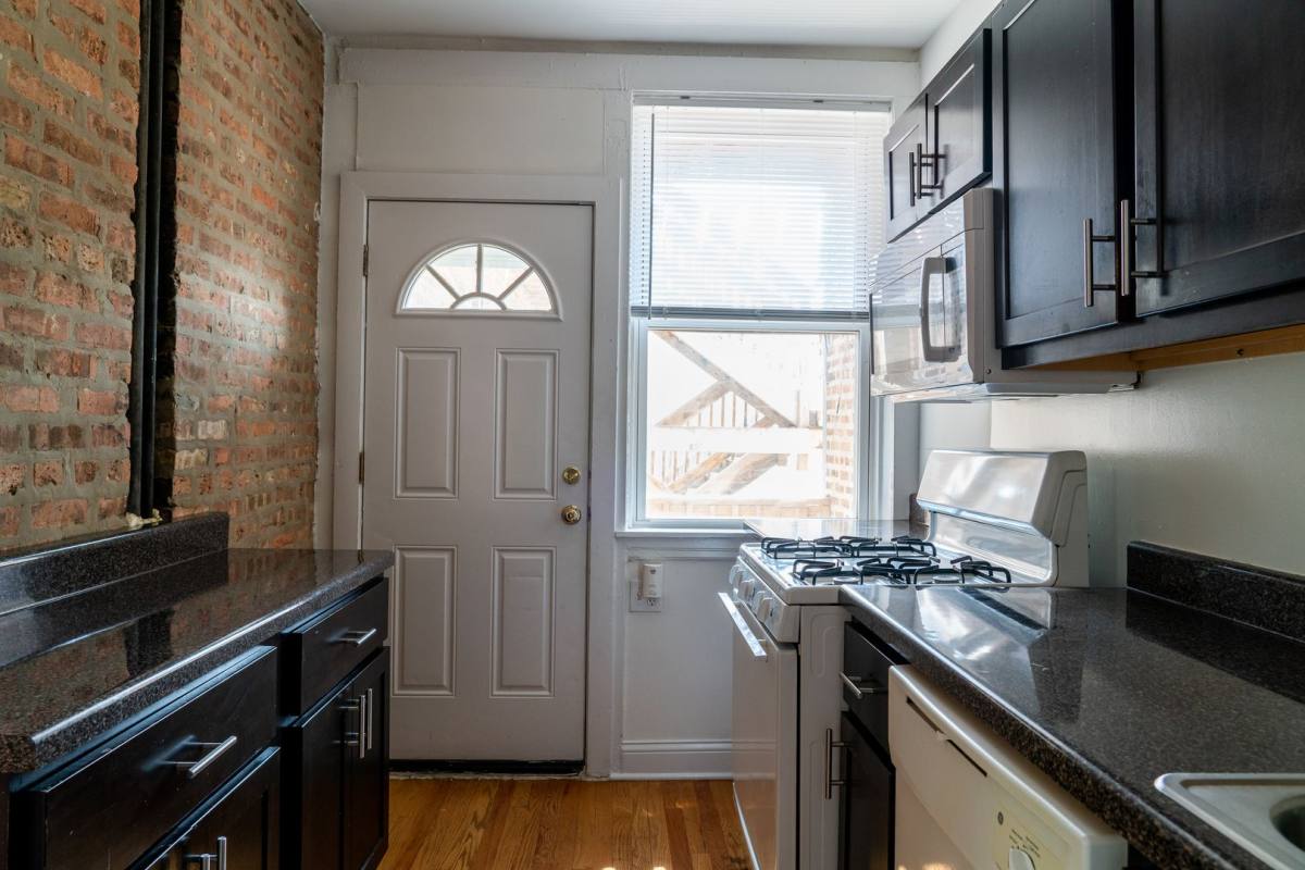Apartment for rent at 4730 - 4744 N Whipple St, Chicago, IL 60625