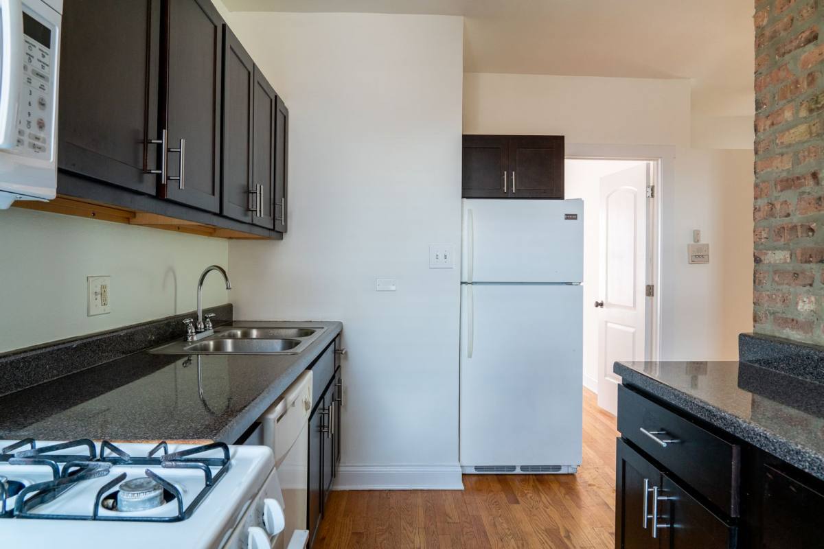 Apartment for rent at 4730 - 4744 N Whipple St, Chicago, IL 60625