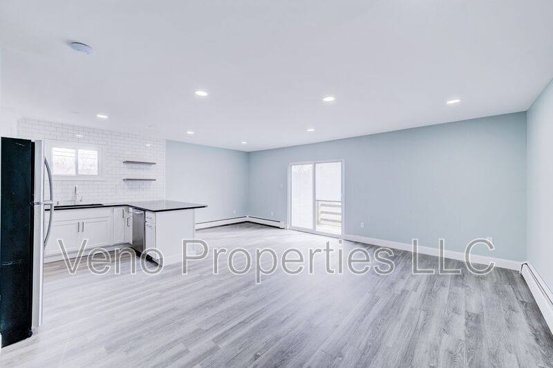 Apartment for rent at 13 Bancker Ave #2, Troy, NY 12180