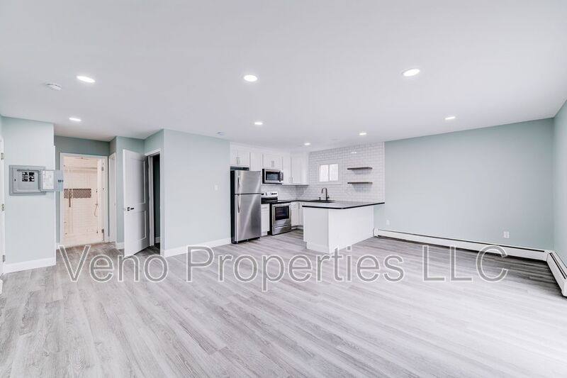 Apartment for rent at 13 Bancker Ave #2, Troy, NY 12180