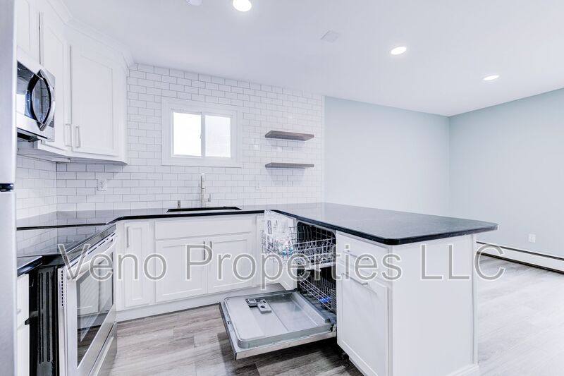 Apartment for rent at 13 Bancker Ave #2, Troy, NY 12180
