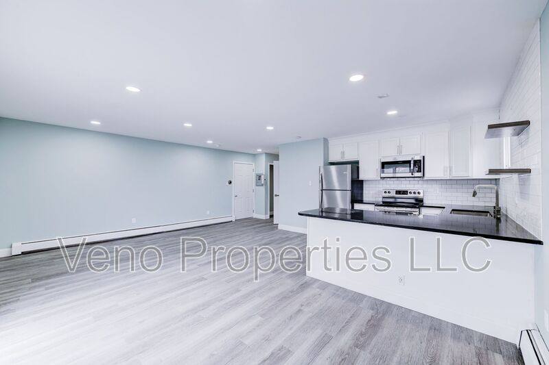Apartment for rent at 13 Bancker Ave #2, Troy, NY 12180