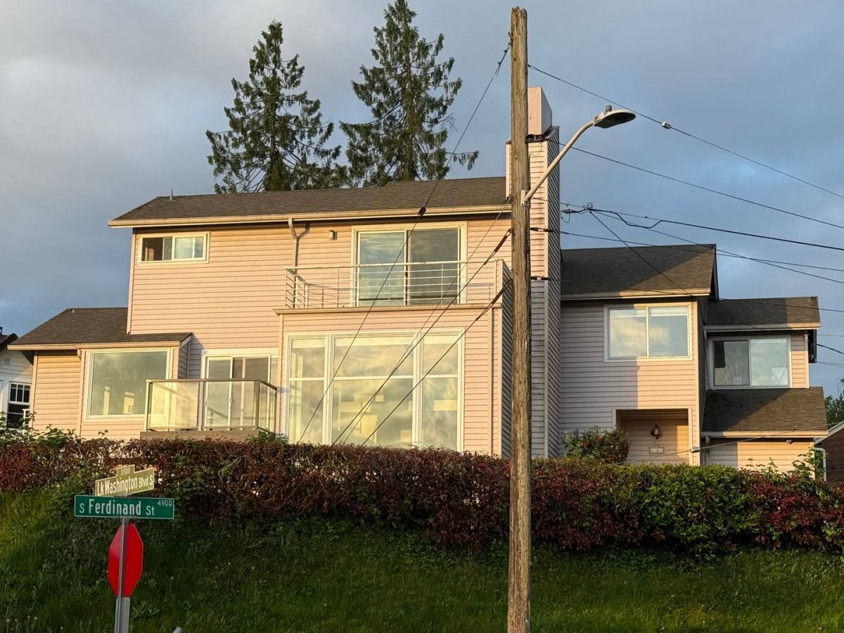 House for rent at 4901 Lake Wa Blvd S, Seattle, WA 98118