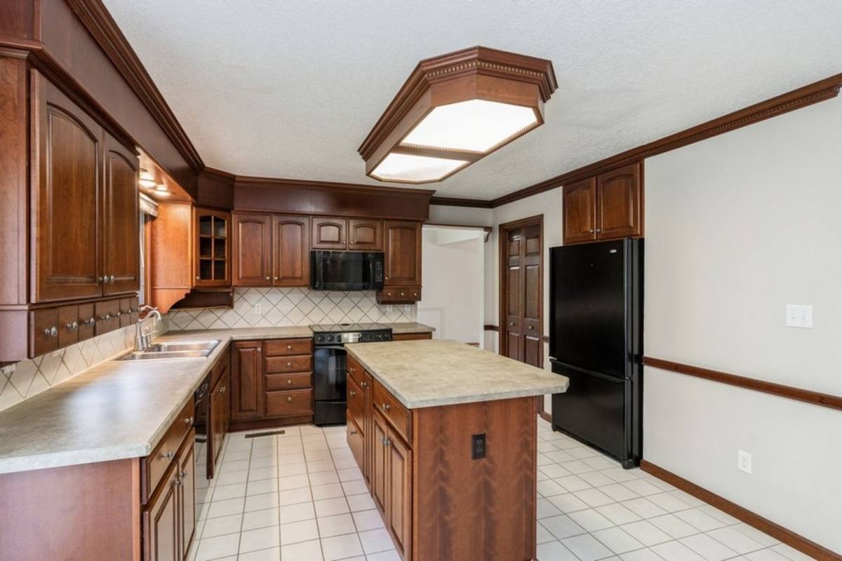 House for rent at 4728 67th St, Urbandale, IA 50322