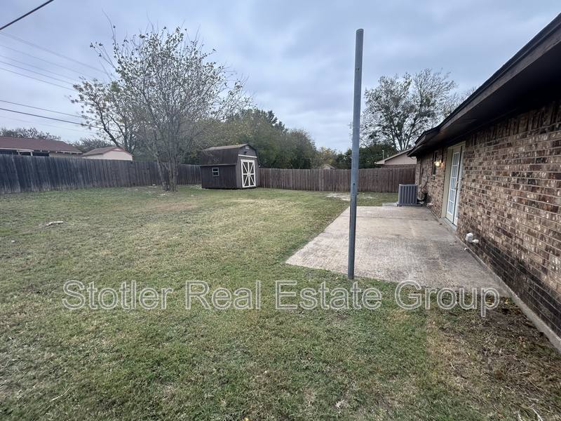House for rent at 1105 Saturn Dr, Cedar Hill, TX 75104