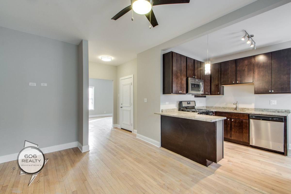 Apartment for rent at 836-842 E 53rd St, Chicago, IL 60615