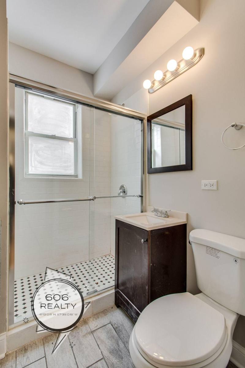 Apartment for rent at 836-842 E 53rd St, Chicago, IL 60615