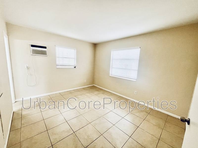Apartment for rent at 115 7th Ave N #10, Saint Petersburg, FL 33701