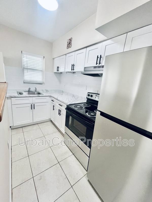 Apartment for rent at 115 7th Ave N #10, Saint Petersburg, FL 33701