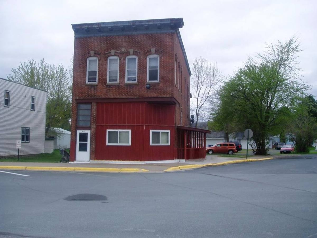 515 4th St, Centuria, WI 54824 - Apartment for Rent - Image 1