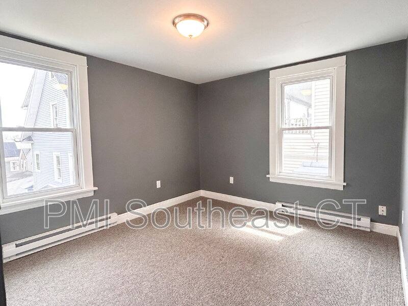 Apartment for rent at 200 Montauk Ave #2B, New London, CT 06320