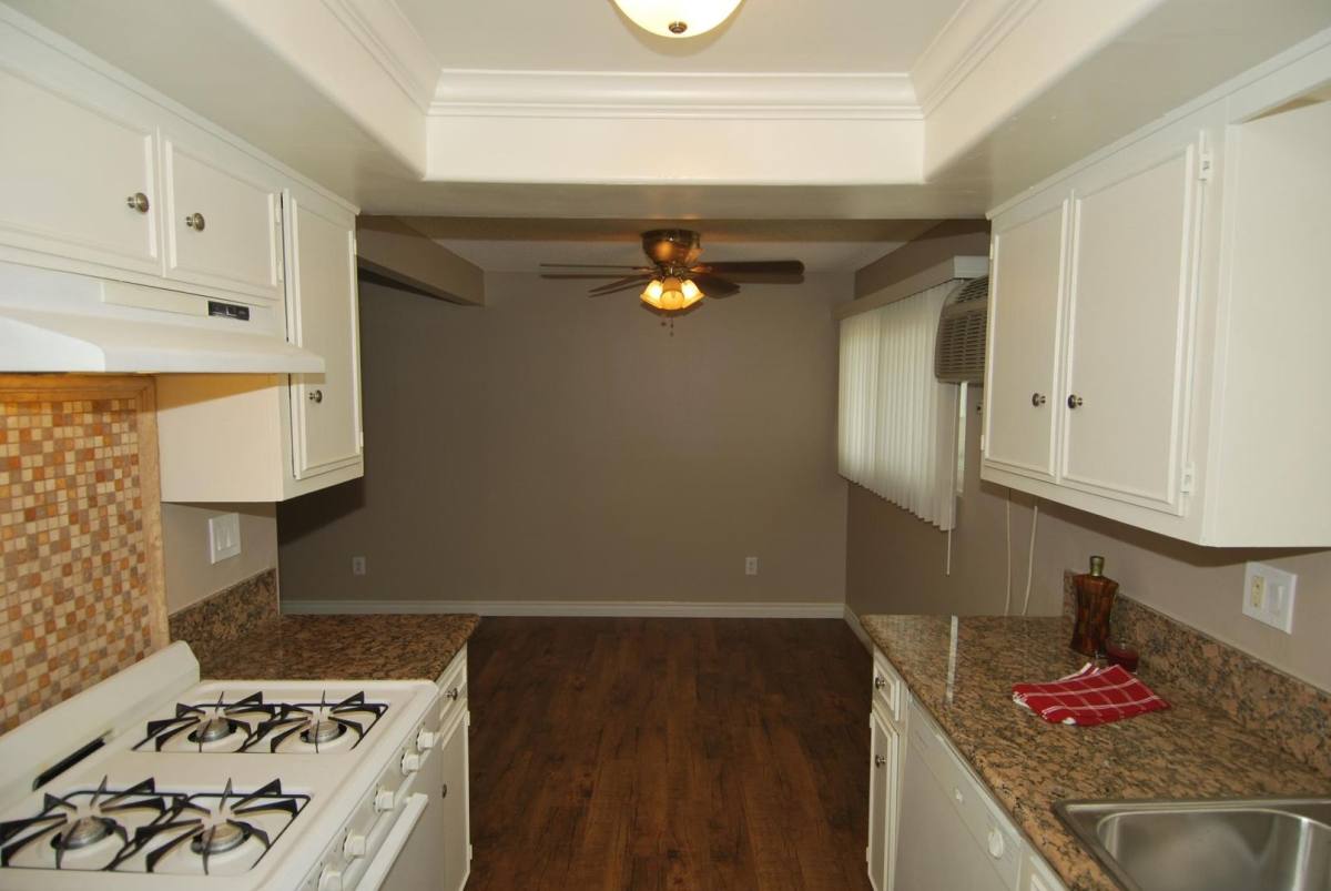 Apartment for rent at 10437 La Reina Ave, Downey, CA 90241