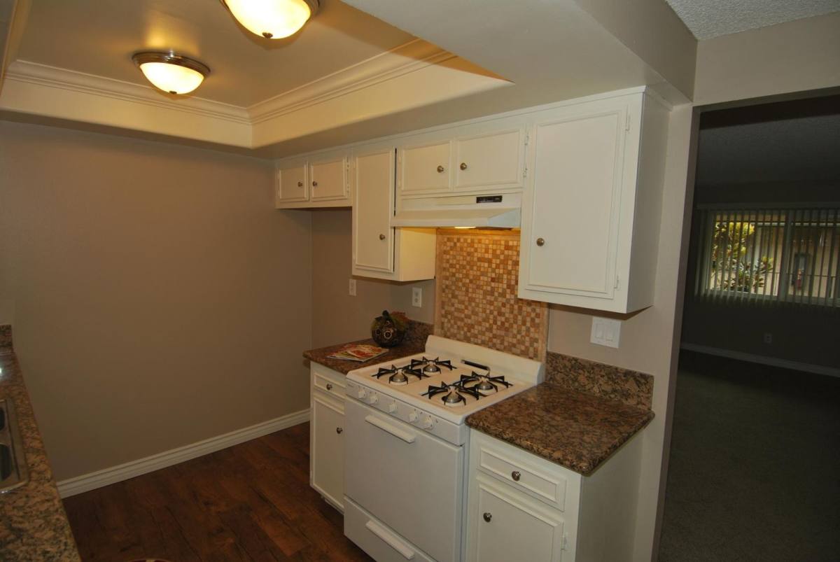 Apartment for rent at 10437 La Reina Ave, Downey, CA 90241